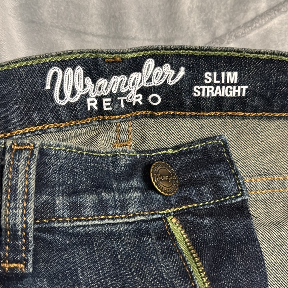 NWOT Wrangler retro slim straight jeans. - Picture 3 of 7